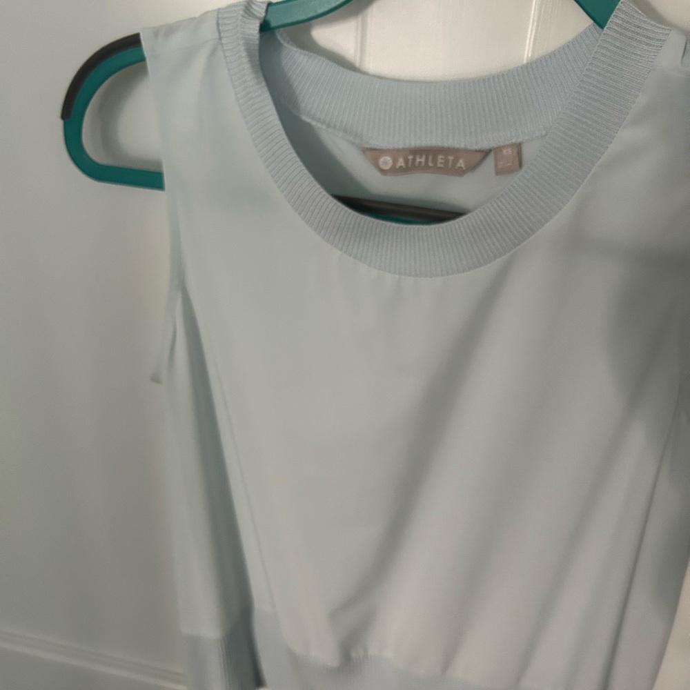 Athleta short sleeveless top
